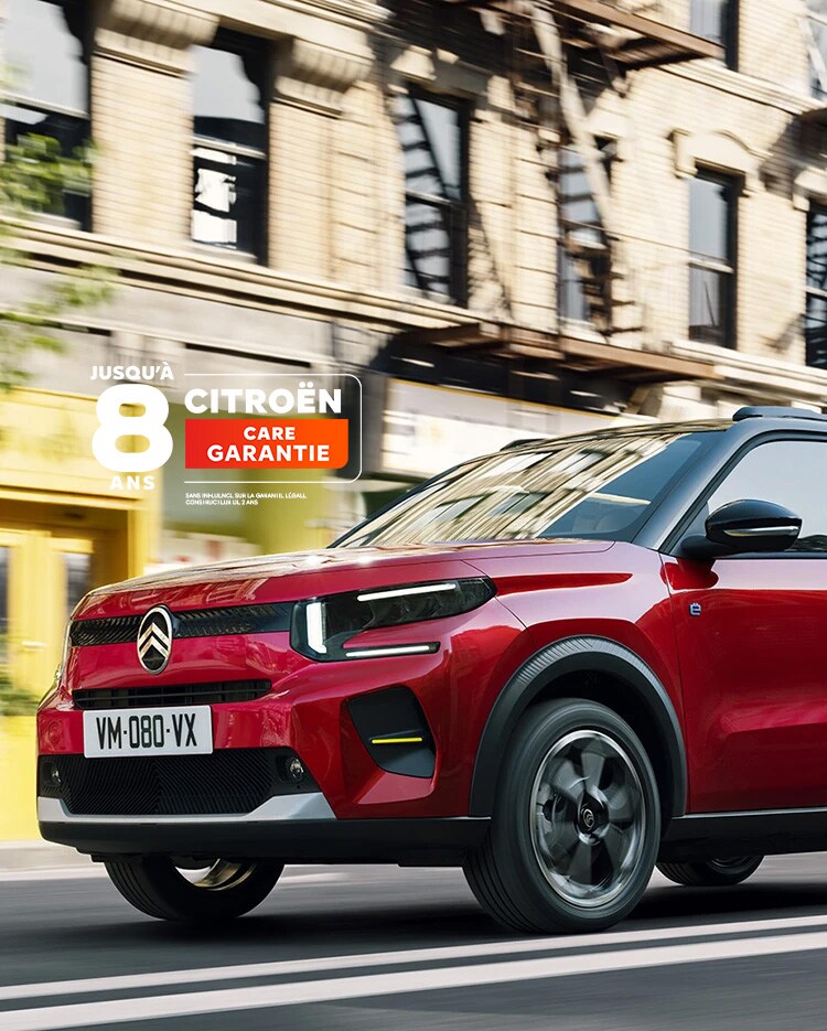 2 New ë-C3 driving in the city