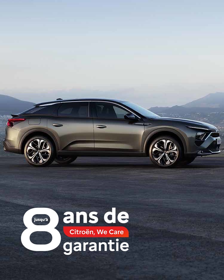 Deux Citroën C5 X en stationnement 3/4 arrière et profil